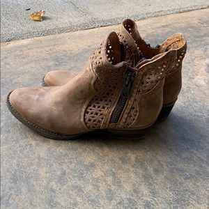 Circle G booties